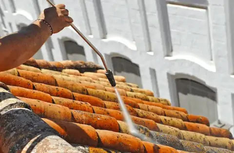 Nettoyage de toitures - Quevillon